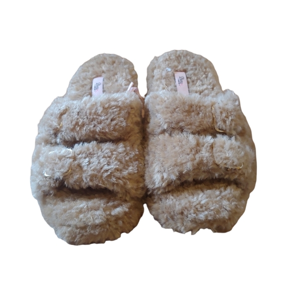 boux Avenue Accessories - Women's faux fur slipper sandals size 7/8